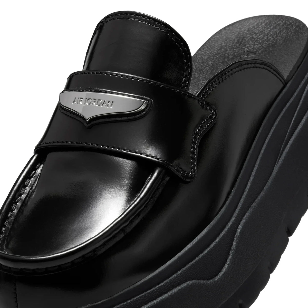 Air Jordan Mule 'Black Metallic Silver' Women's (2025)
